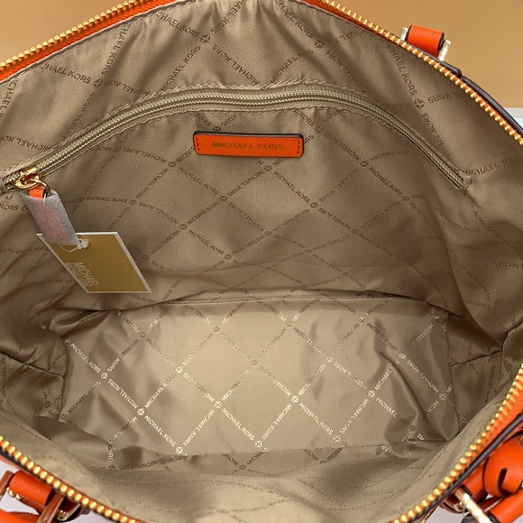 MICHAEL KORS Jet Set Large Crossgrain Leather Top-Zip Charlotte Tote Bag… - Picture 11 of 14